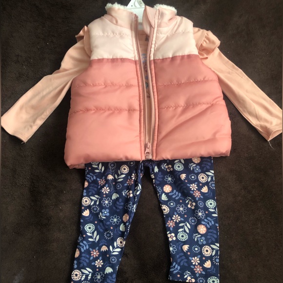 New 0-12 months assortment of baby items - Picture 2 of 16